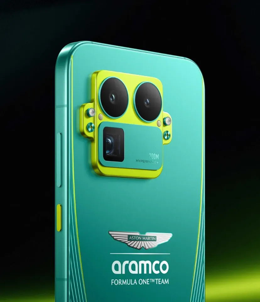 ریلمی GT8 Pro نسخه فرمول یک؛ همکاری دوباره با استون مارتین